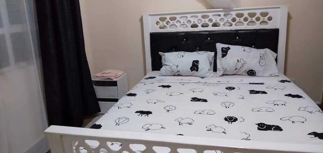 Royalty Cubes-Jkia Hotel Nairobi Room photo